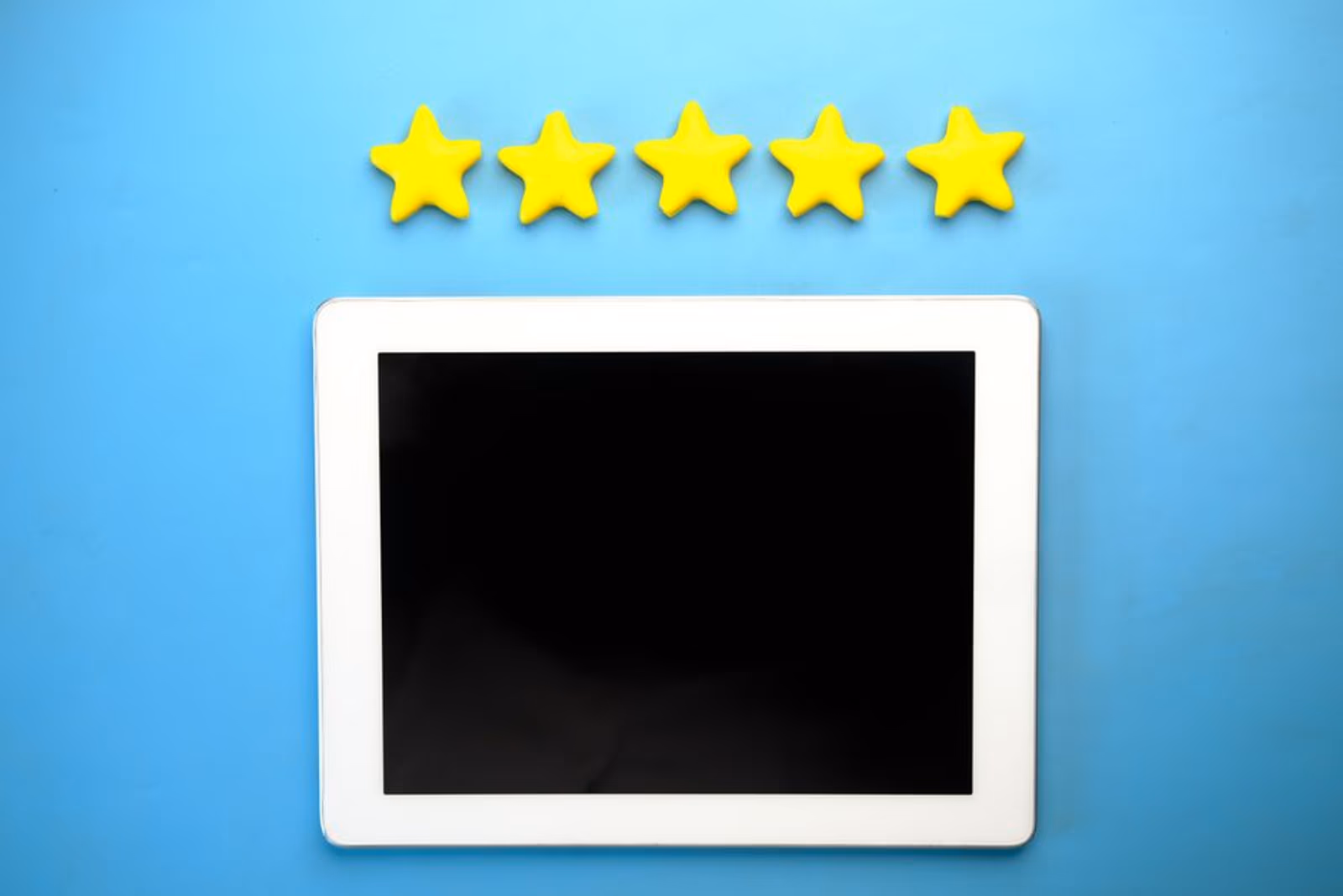Bar chart showing the relationship between app review volume, recency, and App Store rankings