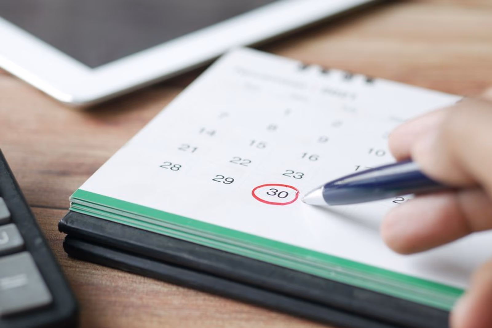 Calendar and planning board representing an ASO iteration schedule for metadata testing